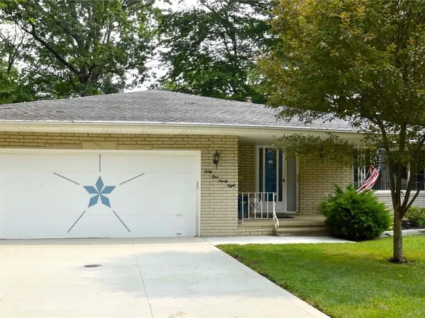 4498 Galway Cir, Brooklyn Heights, OH 44131