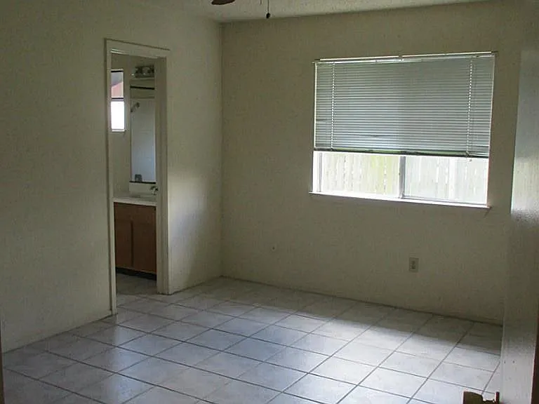 18719 Lippizaner Dr — Photo 12