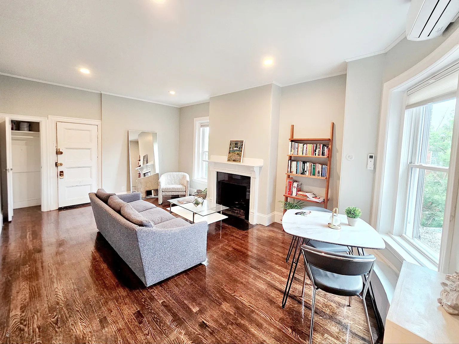 1 bed, 512 sqft, $3,000 — Photo 3