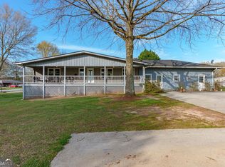 560 Lee Byrd Rd, Loganville, GA 30052