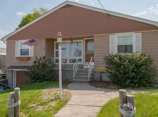 100 Dover Ave, East Providence, RI 02914