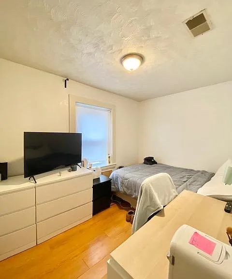 2 Shepherd Ave #2 — Photo 5