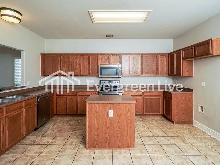 4331 Griffin Park Dr — Photo 5