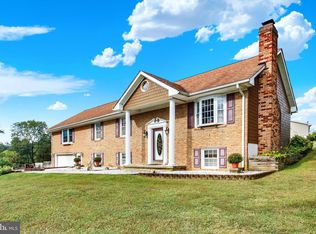 105 Bee Jay Ln, Hanover, PA 17331