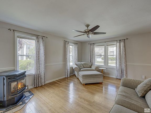 4th image of 3545 Vista Blvd