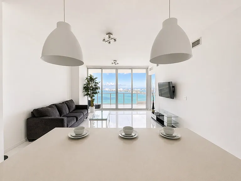2020 N Bayshore Dr #2909 — Photo 4