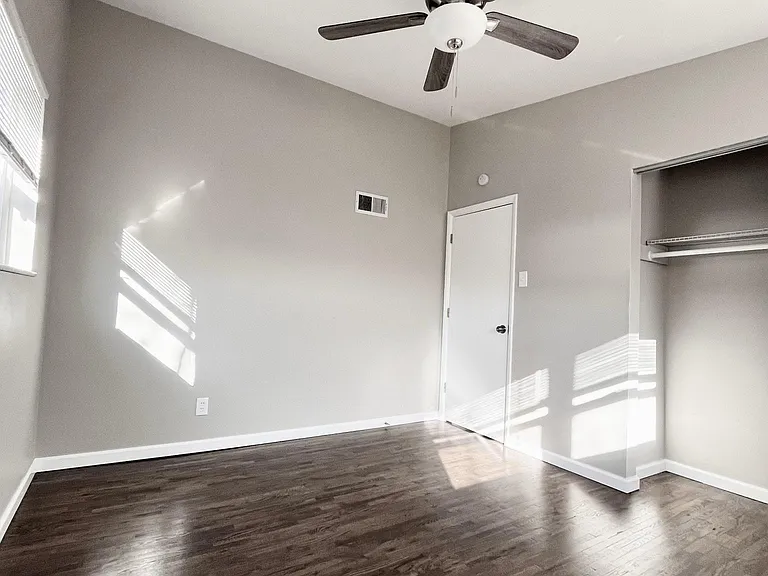 4235 Tholozan Ave #B — Photo 11