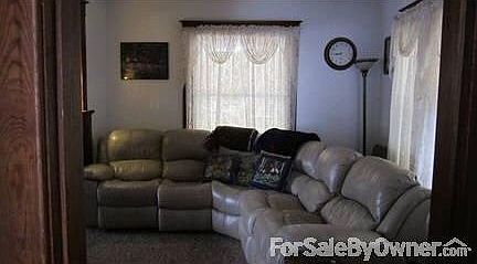 Stairs
						:
						Beautiful railings to upstairs. Where there are 3 bedrooms with walkin closets