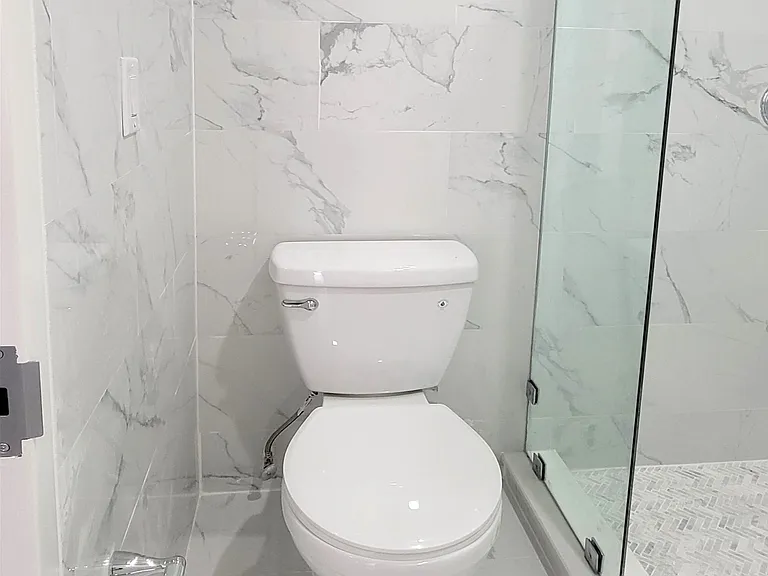 882 Lexington Ave #3A — Photo 8