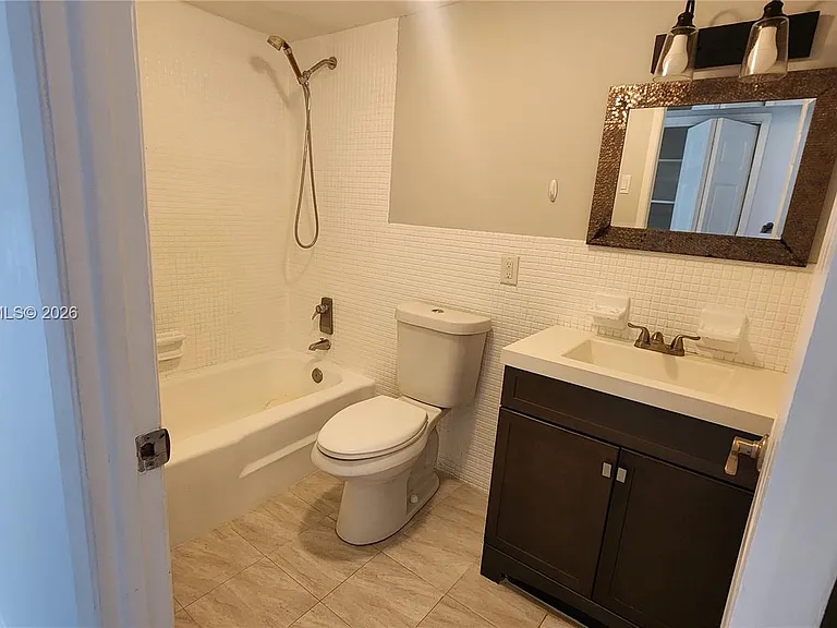 981 Hillcrest Ct #114 — Photo 17