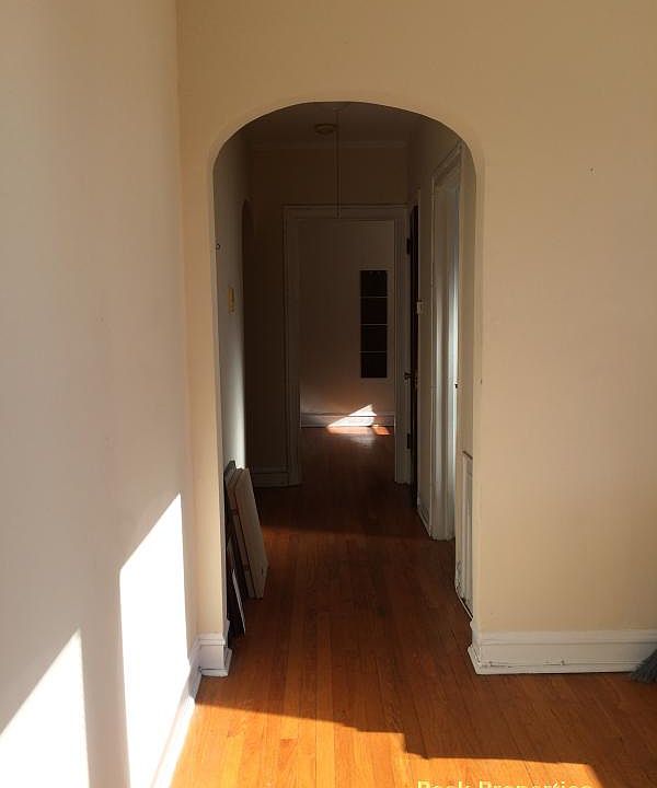 1st image of 4858 N Hermitage Ave #1