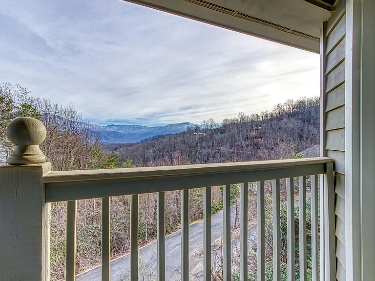 905 Smoky Bears Way — Photo 50