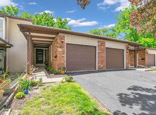 515 Oakbrook Cir, Flushing, MI 48433