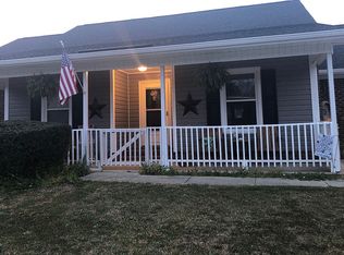 372 Woodberry Cir, Raeford, NC 28376