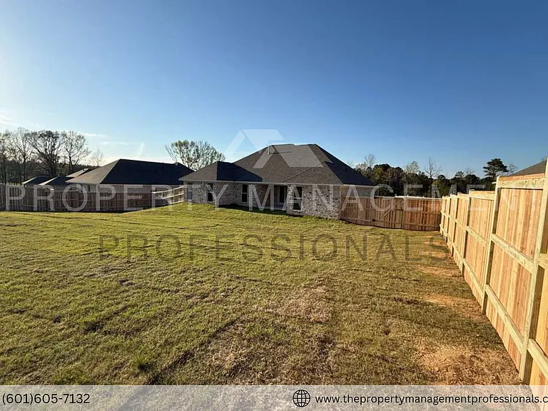 571 Patrick Farms Dr — Photo 45
