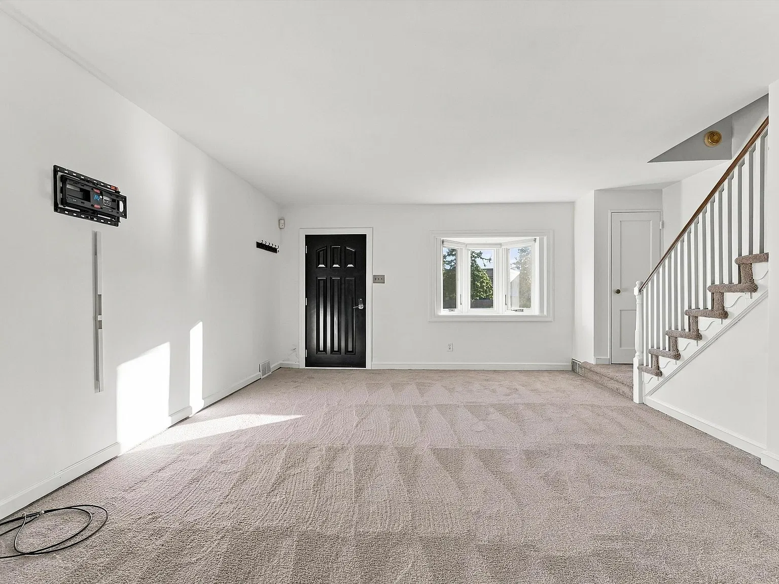 3 bed, 1.5 bath, 1300 sqft, $2,500 — Photo 4