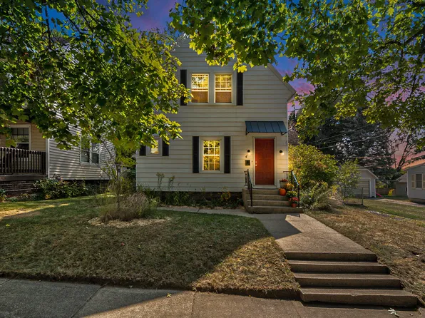 4 Dean St NE, Grand Rapids, MI 49505