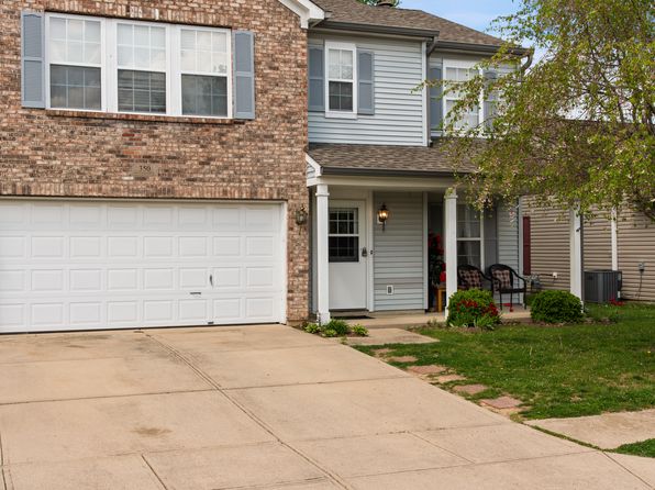 350 Springfield Cir, Greenwood, IN 46143