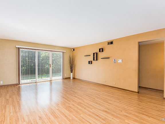 5th image of 9514 S 86th Ave APT 307
