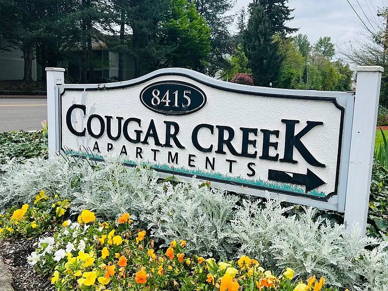 Cougar Creek Apartments — Photo 11