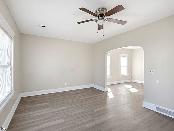 4th image of 3607 Daisy Ave