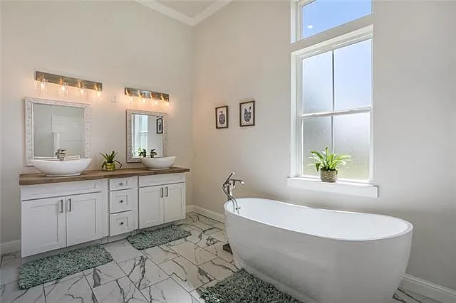 1122 Maine Ave — Photo 9