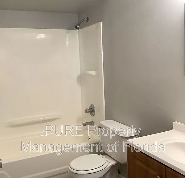 3800 NE 41st St #A — Photo 12