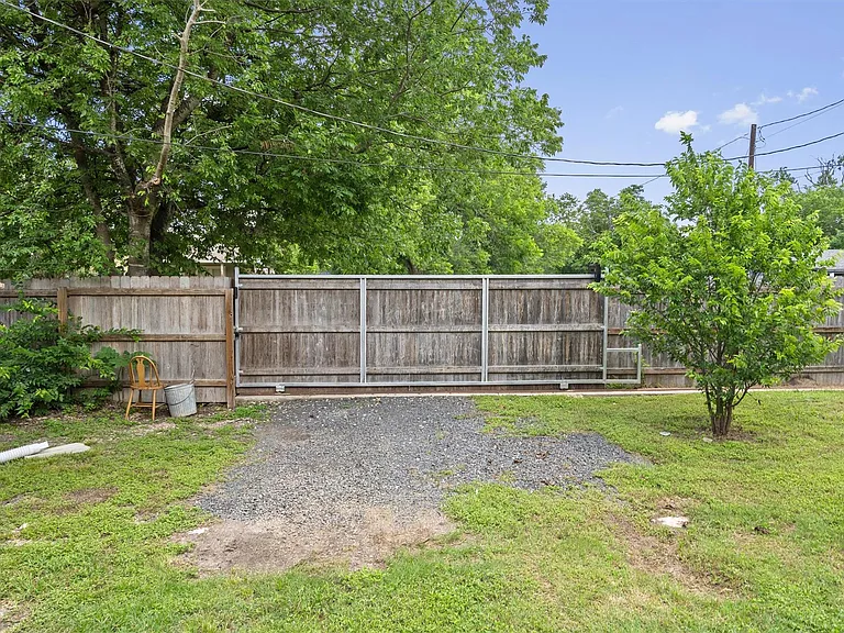 514 Wyeth St — Photo 31