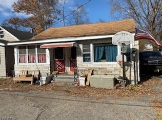 22 Diamond Dr, Lake Hopatcong, NJ 07849