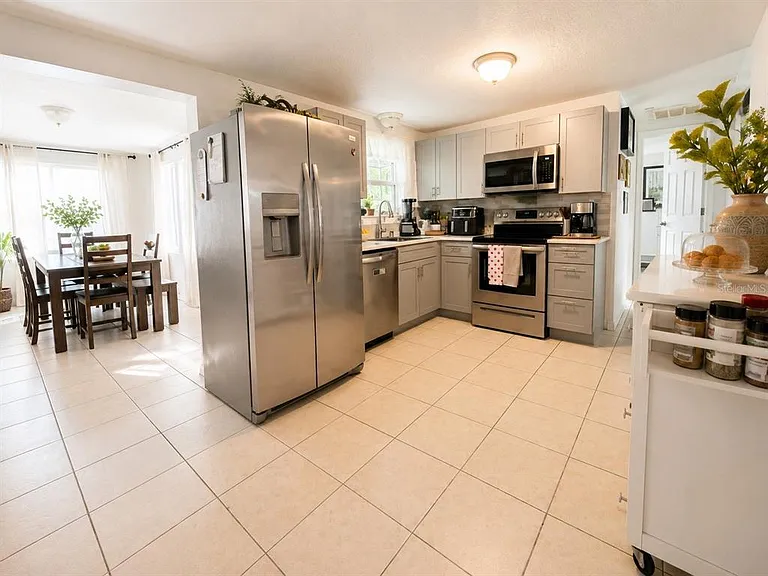 4431 Kohler St — Photo 8