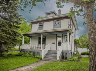 210 E 6th St, Morris, MN 56267