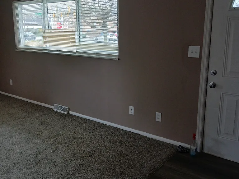 4048 E Livingston Ave — Photo 14