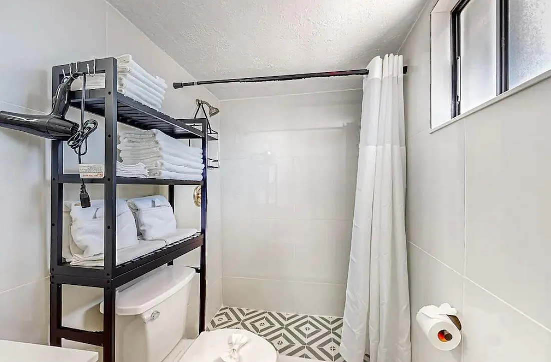 1 bed, 450 sqft, $1,850 — Photo 3