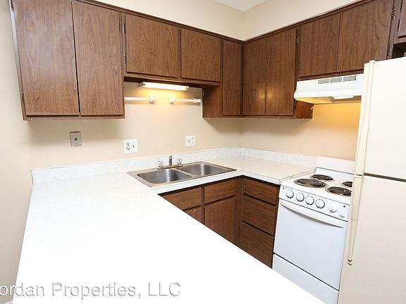 5th image of 1272 Western Hills Dr