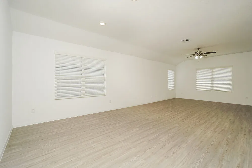 4 bed, 3.0 bath, 1904 sqft, $2,065 — Photo 4