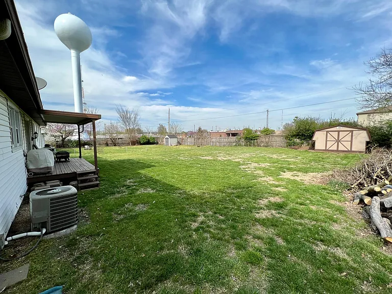 224 N Prince Ln — Photo 24