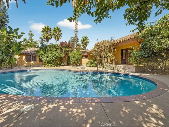 14720 Valerio St, Van Nuys, CA 91405