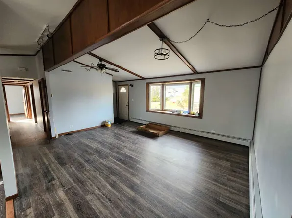 930 Hathaway St, Platteville, WI 53818