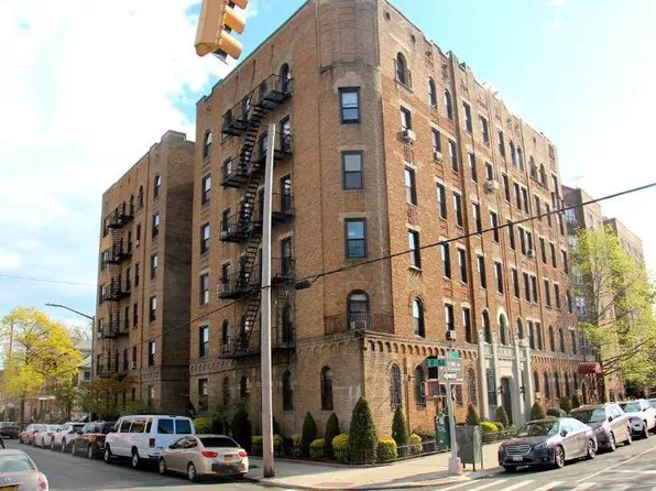 2020 Kings Highway image 1 of 24