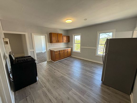3rd image of 83 Pine St #3