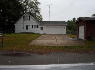 6673 Circle Dr, Harrison, MI 48625