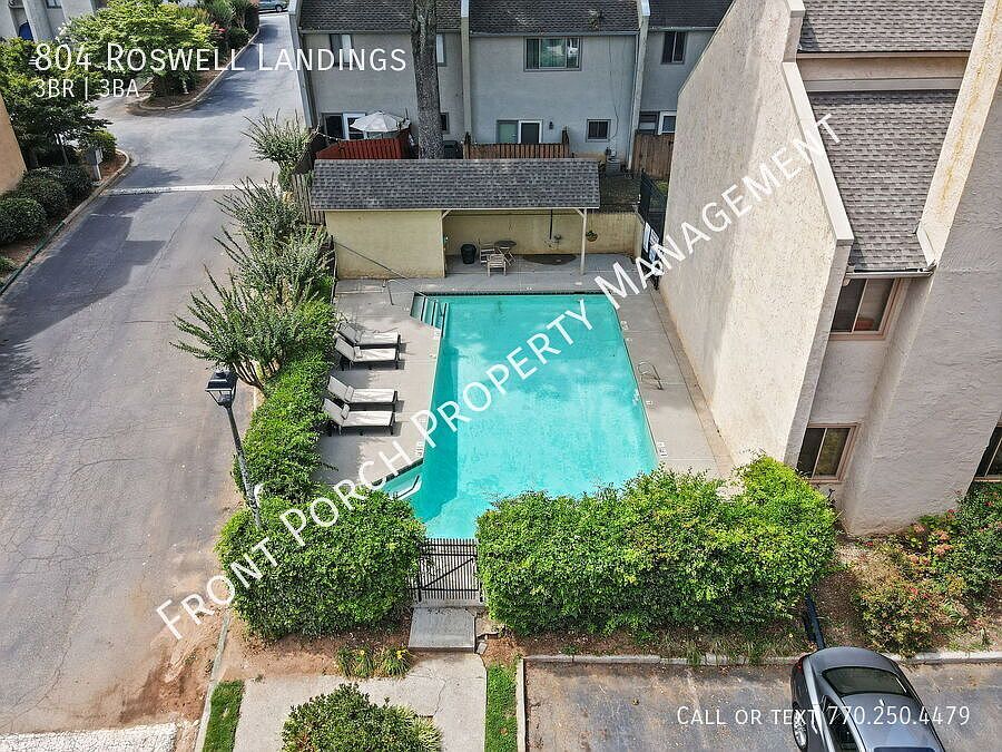1st image of 804 Roswell Landings Dr