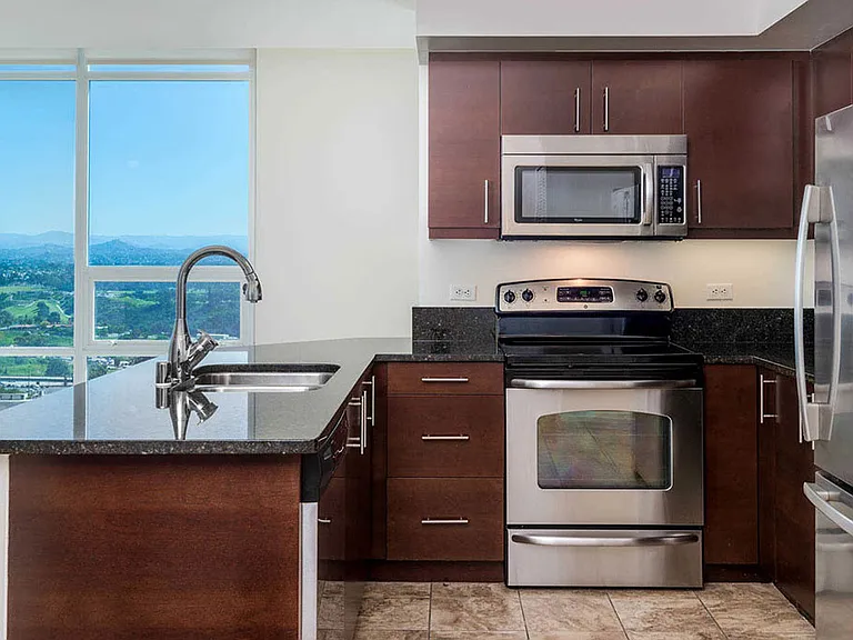 Vantage Pointe — Photo 44