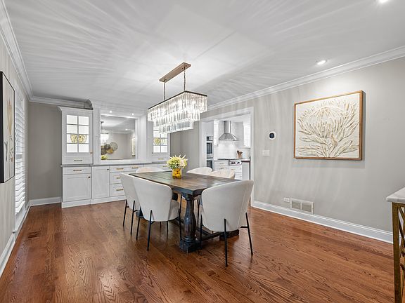 4th image of 39W831 Hoeweed Ln