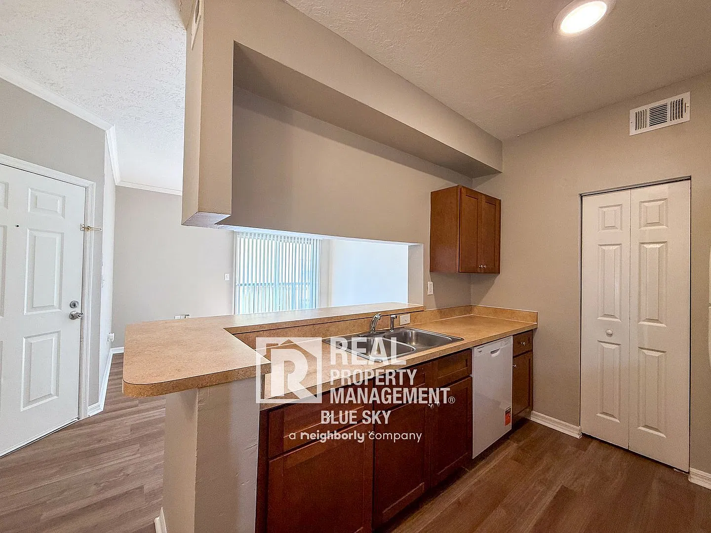 5612 Pinnacle Heights Cir — Photo 2