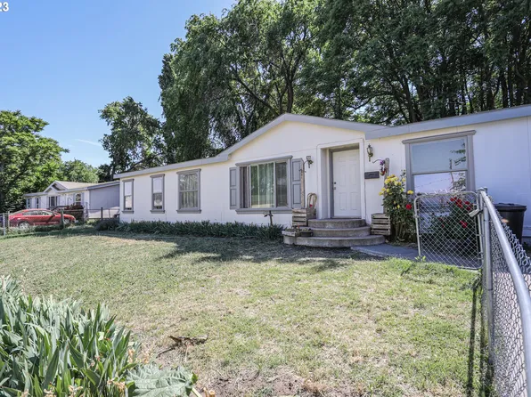 2218 W 9th Pl, The Dalles, OR 97058