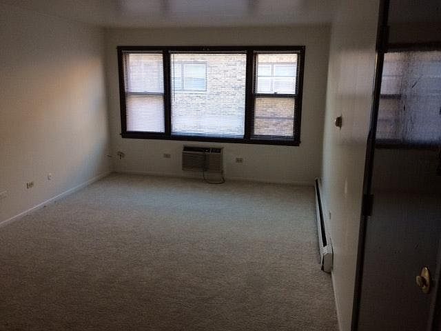 1st image of 1365 River Dr