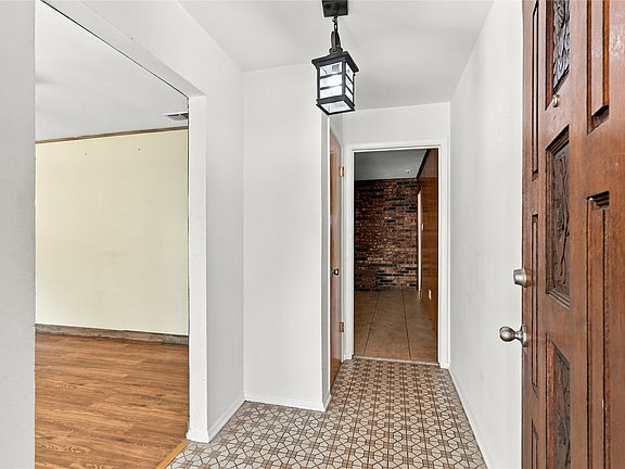 4th image of 1312 Kathryn St
