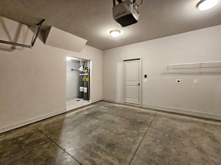 2142 Coventry Dr — Photo 51