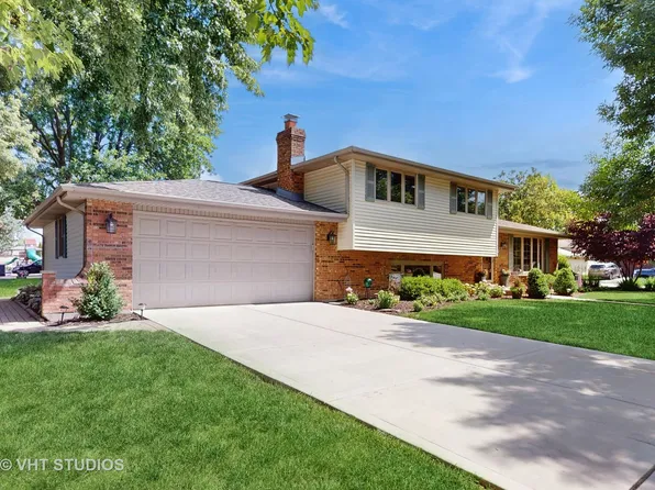 10732 Saint Joseph Ct, Mokena, IL 60448